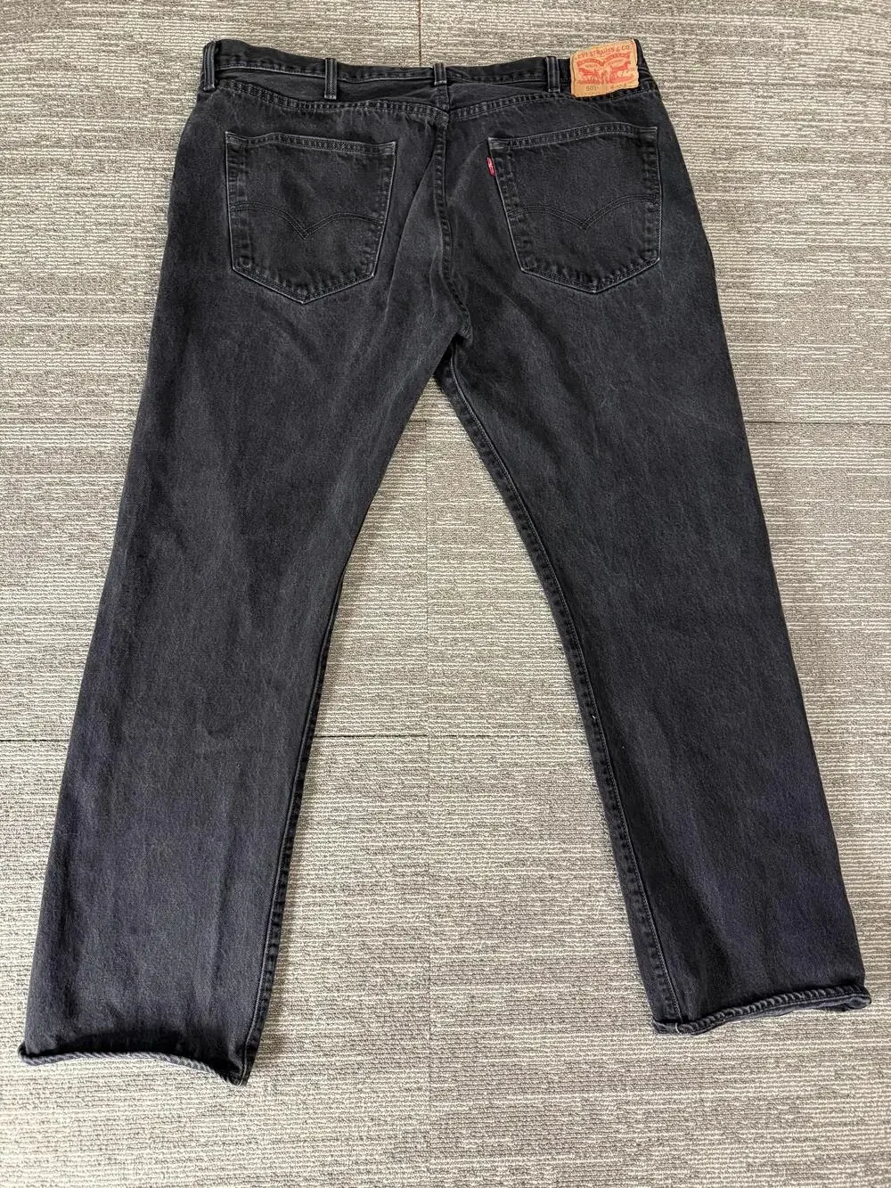 Levis 501 Jeans Mens 42x32 Black Straight Leg Button Fly Denim Classic Fit